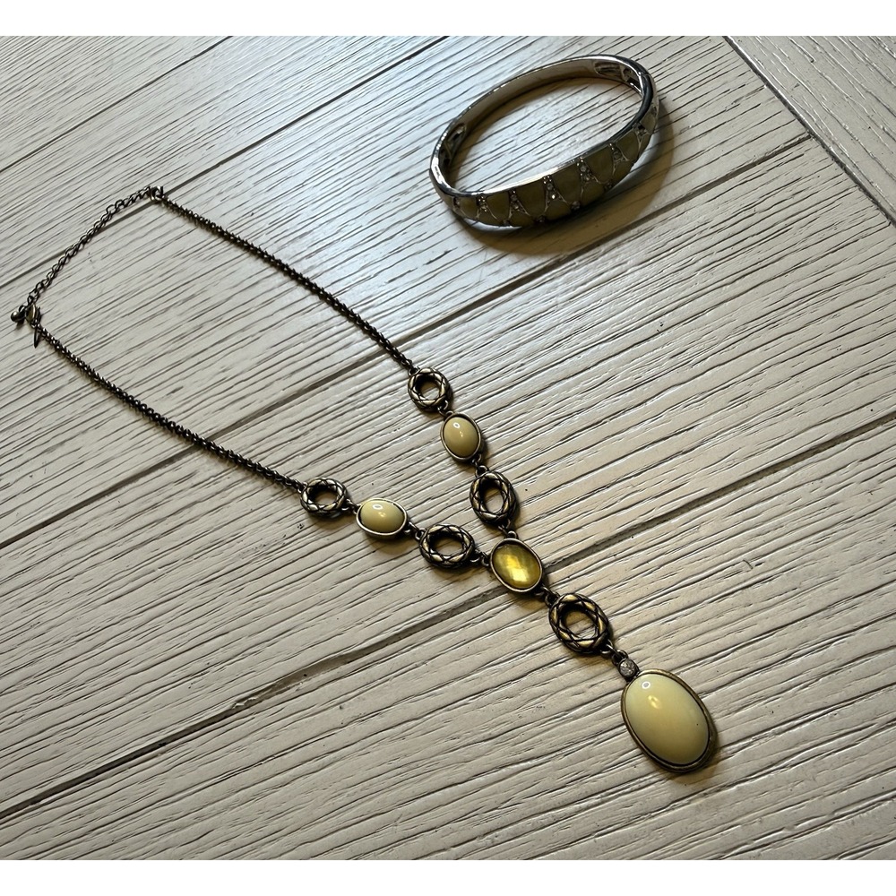 Avon SAQ Cream Yellow Cabochon Y Necklace Oval Link Western 21 inch W/ Bracelet